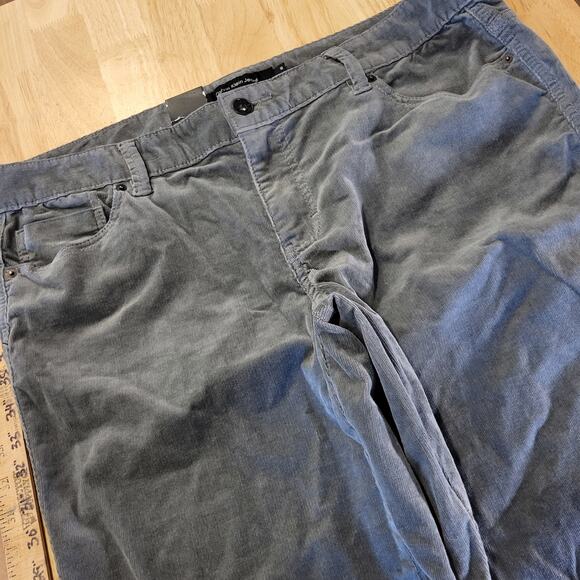 NWT Calvin Klein Jeans Gray Corduroy Straight Leg Sz. 16 Cotton Stretch - Picture 4 of 14